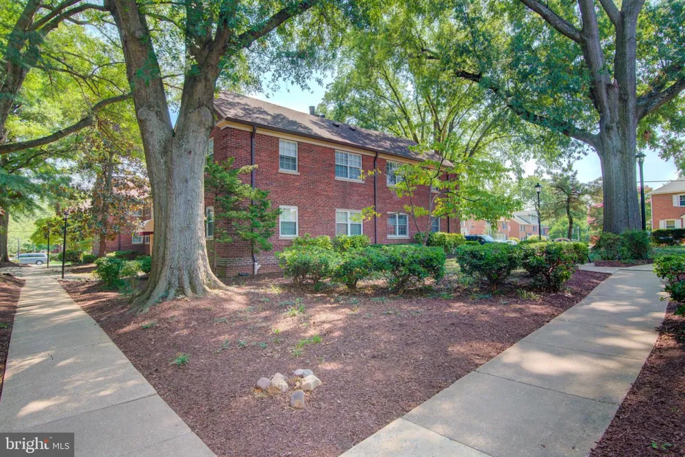 2102 SCOTT STREET #109 Arlington, VA 22209