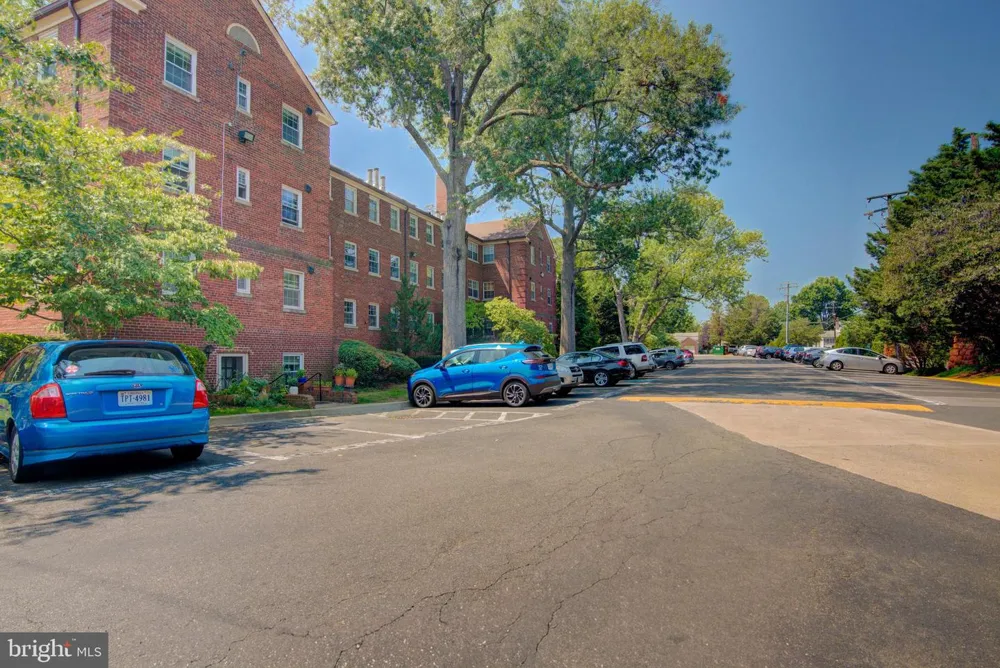 2102 SCOTT STREET #109 Arlington, VA 22209
