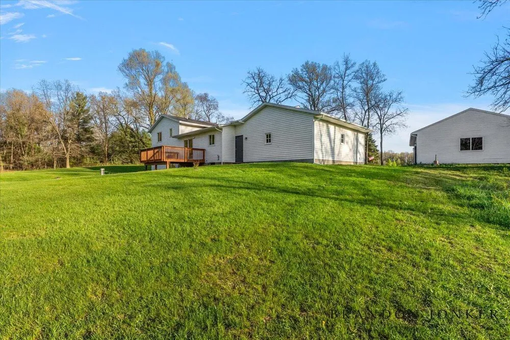 9095 76th Street SE Alto, MI 49302
