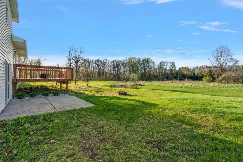 9095 76th Street SE Alto, MI 49302