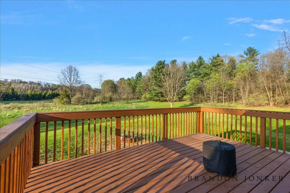 9095 76th Street SE Alto, MI 49302
