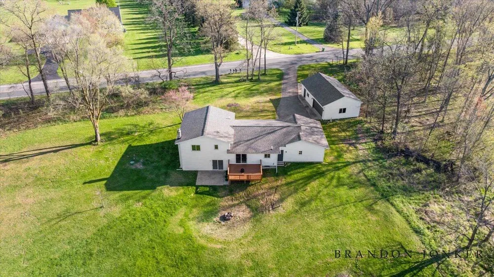 9095 76th Street SE Alto, MI 49302