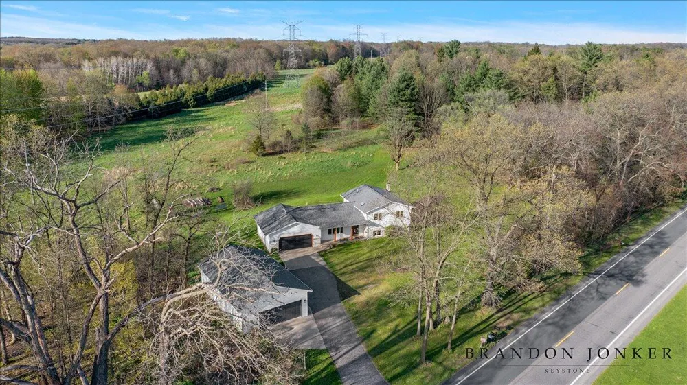 9095 76th Street SE Alto, MI 49302