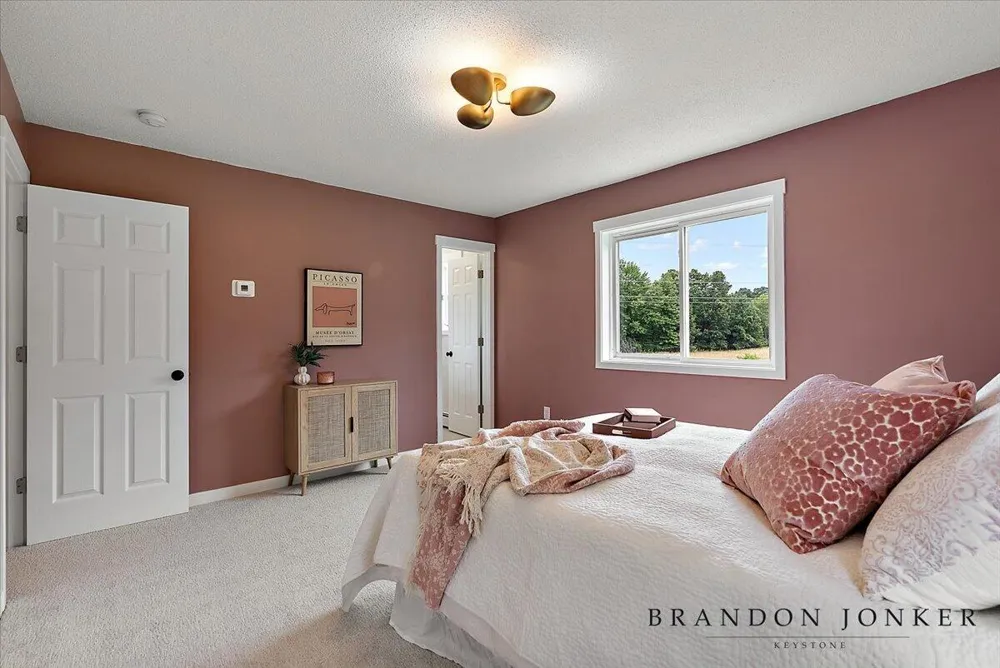 9095 76th Street SE Alto, MI 49302