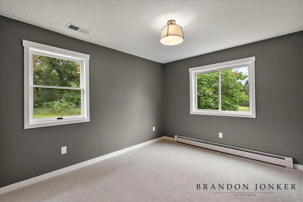 9095 76th Street SE Alto, MI 49302