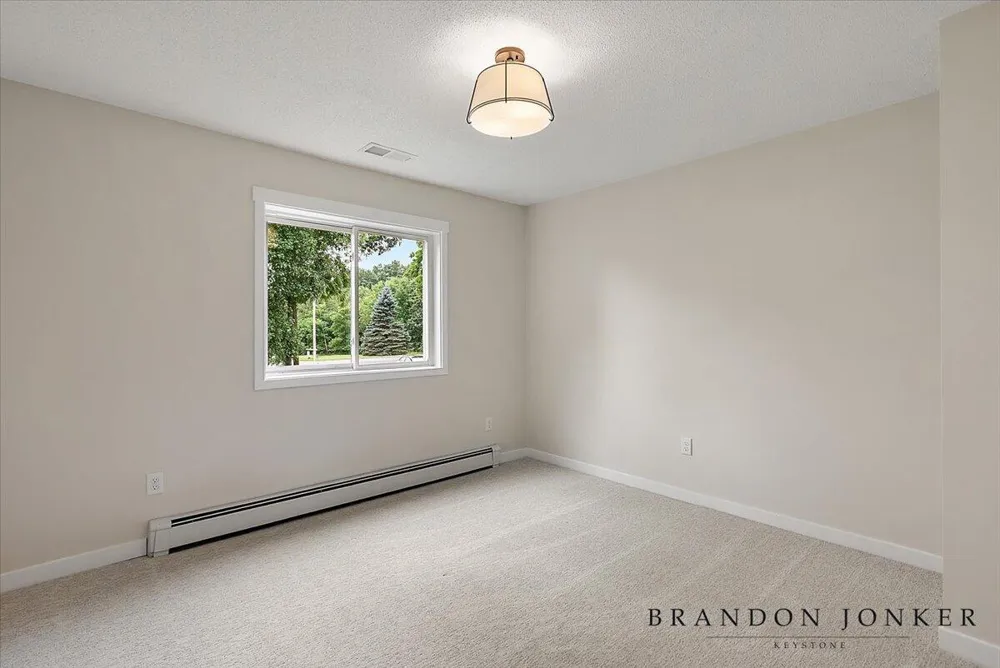 9095 76th Street SE Alto, MI 49302