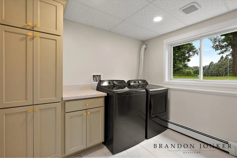 9095 76th Street SE Alto, MI 49302