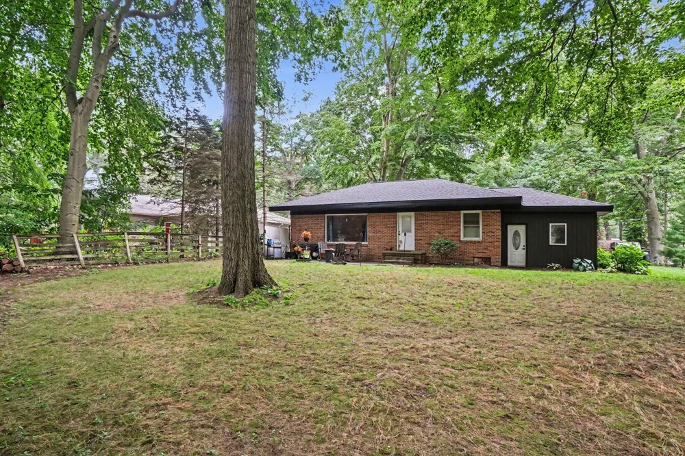 339 Marquette Avenue Park Township, MI 49424