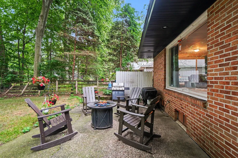 339 Marquette Avenue Park Township, MI 49424