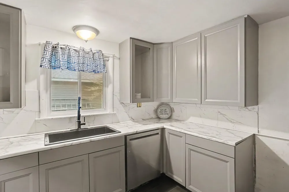 339 Marquette Avenue Park Township, MI 49424