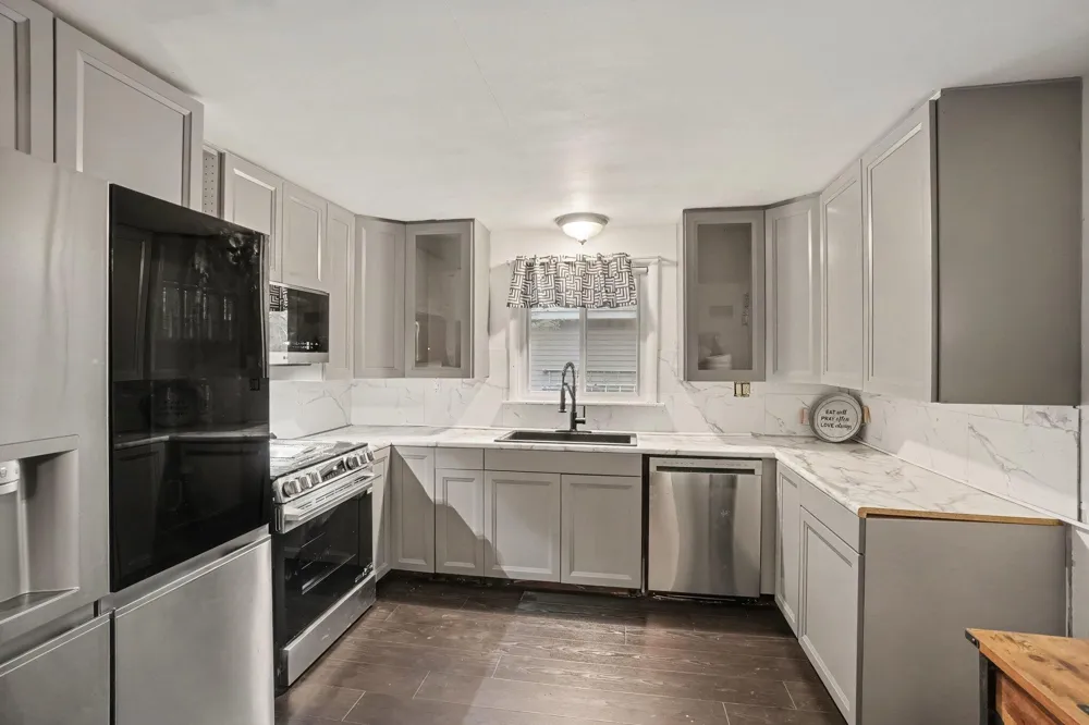 339 Marquette Avenue Park Township, MI 49424