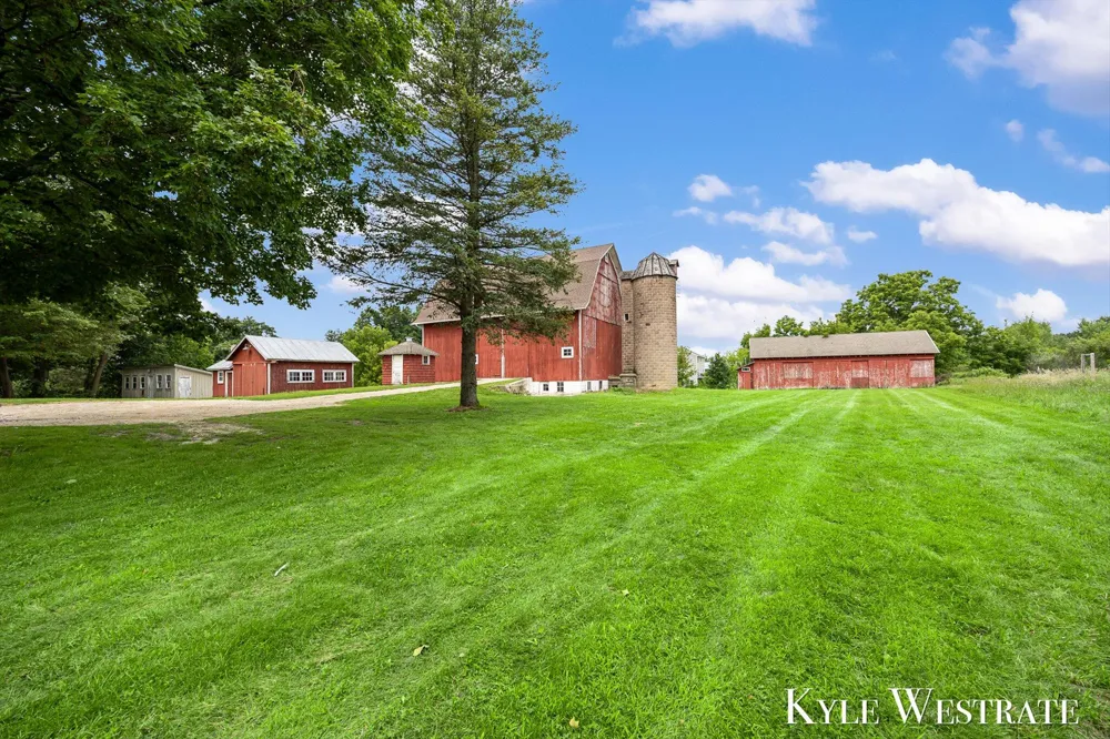 6411 11 Mile Road NE Courtland Township, MI 49341