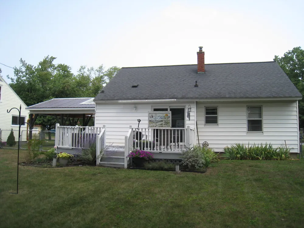 1049 W Summit Avenue Roosevelt Park City, MI 49441