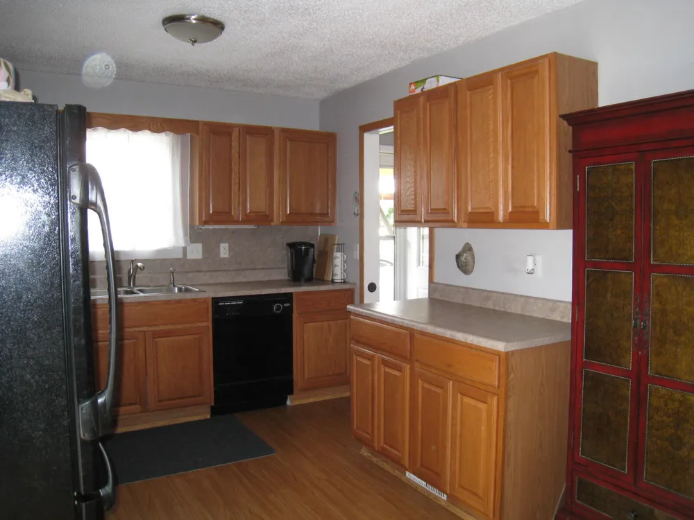 1049 W Summit Avenue Roosevelt Park City, MI 49441
