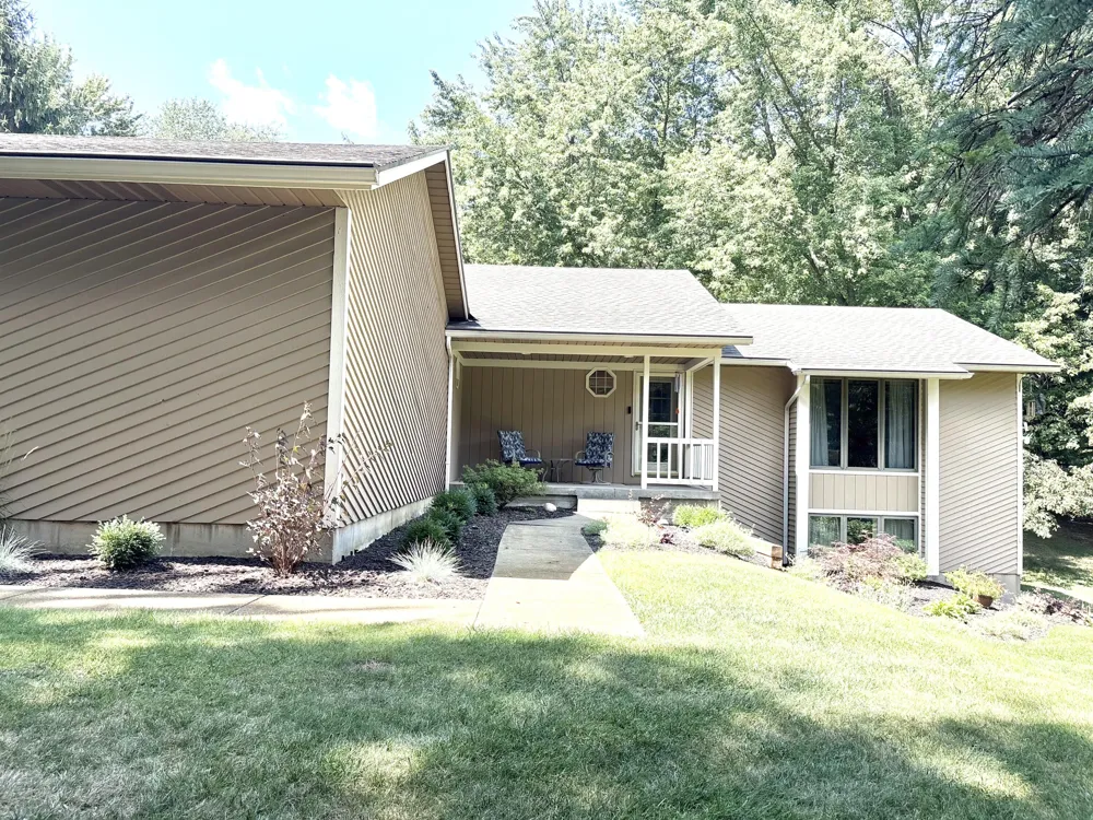 4729 Kenowa Avenue SW Jamestown Charter Township, MI 49418