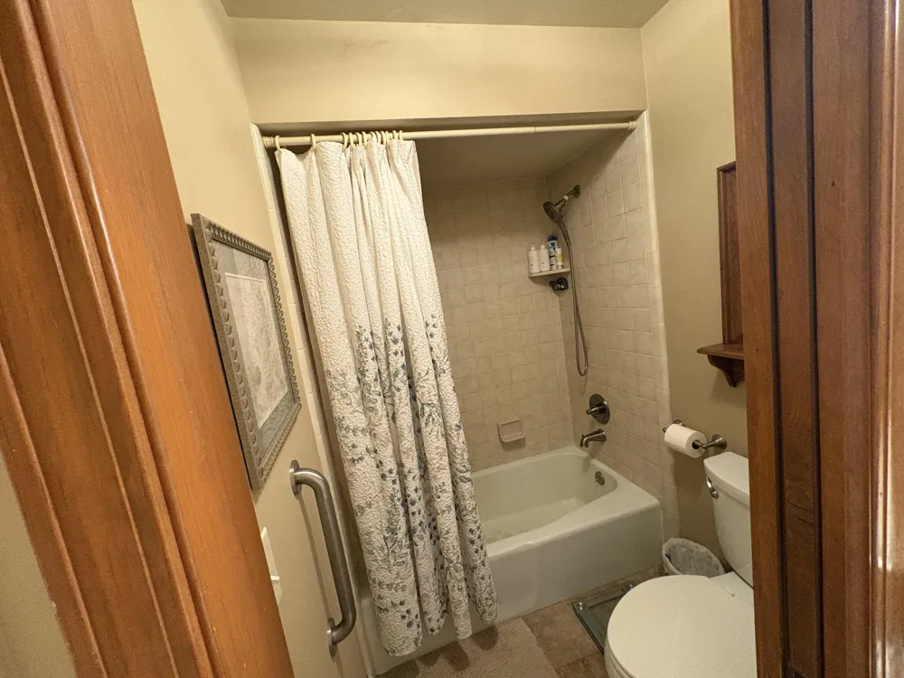 4729 Kenowa Avenue SW Jamestown Charter Township, MI 49418