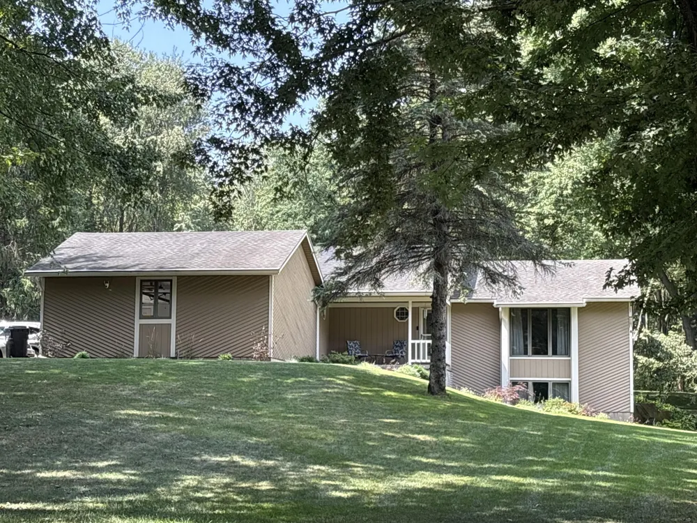 4729 Kenowa Avenue SW Jamestown Charter Township, MI 49418