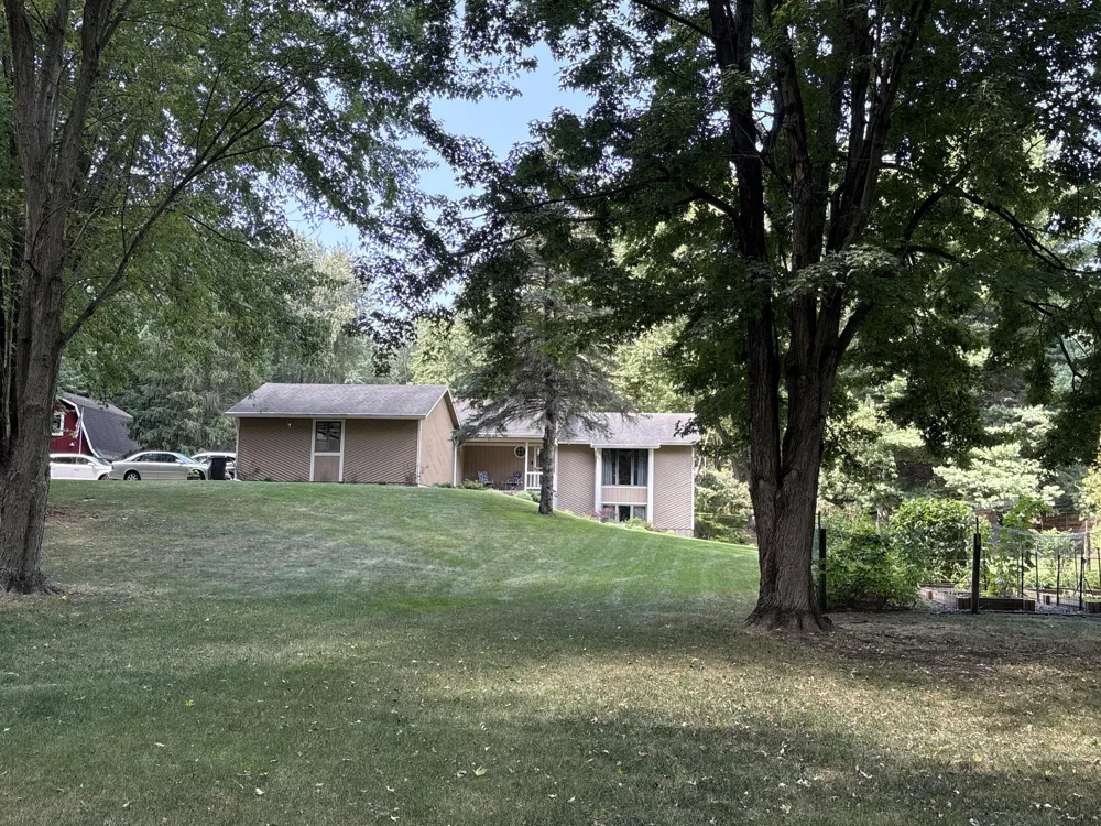 4729 Kenowa Avenue SW Jamestown Charter Township, MI 49418