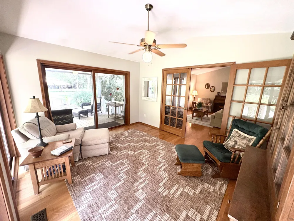 4729 Kenowa Avenue SW Jamestown Charter Township, MI 49418