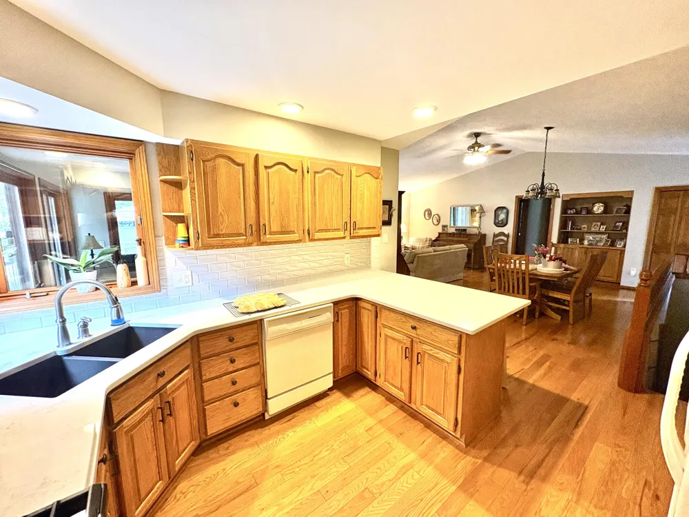 4729 Kenowa Avenue SW Jamestown Charter Township, MI 49418