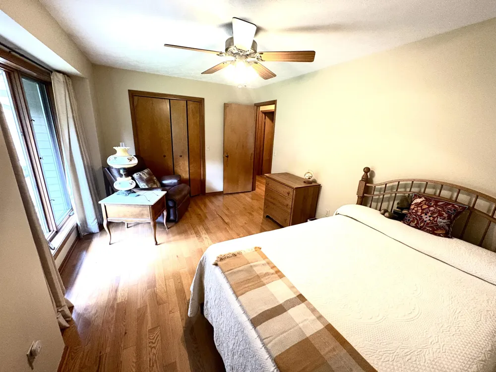 4729 Kenowa Avenue SW Jamestown Charter Township, MI 49418