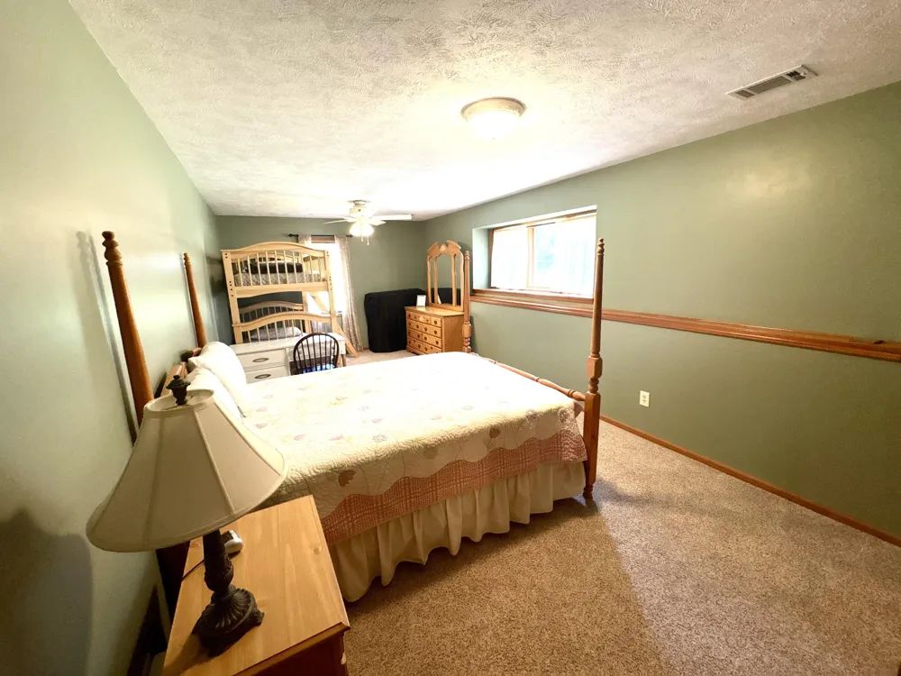 4729 Kenowa Avenue SW Jamestown Charter Township, MI 49418