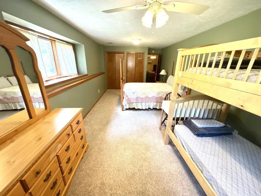 4729 Kenowa Avenue SW Jamestown Charter Township, MI 49418