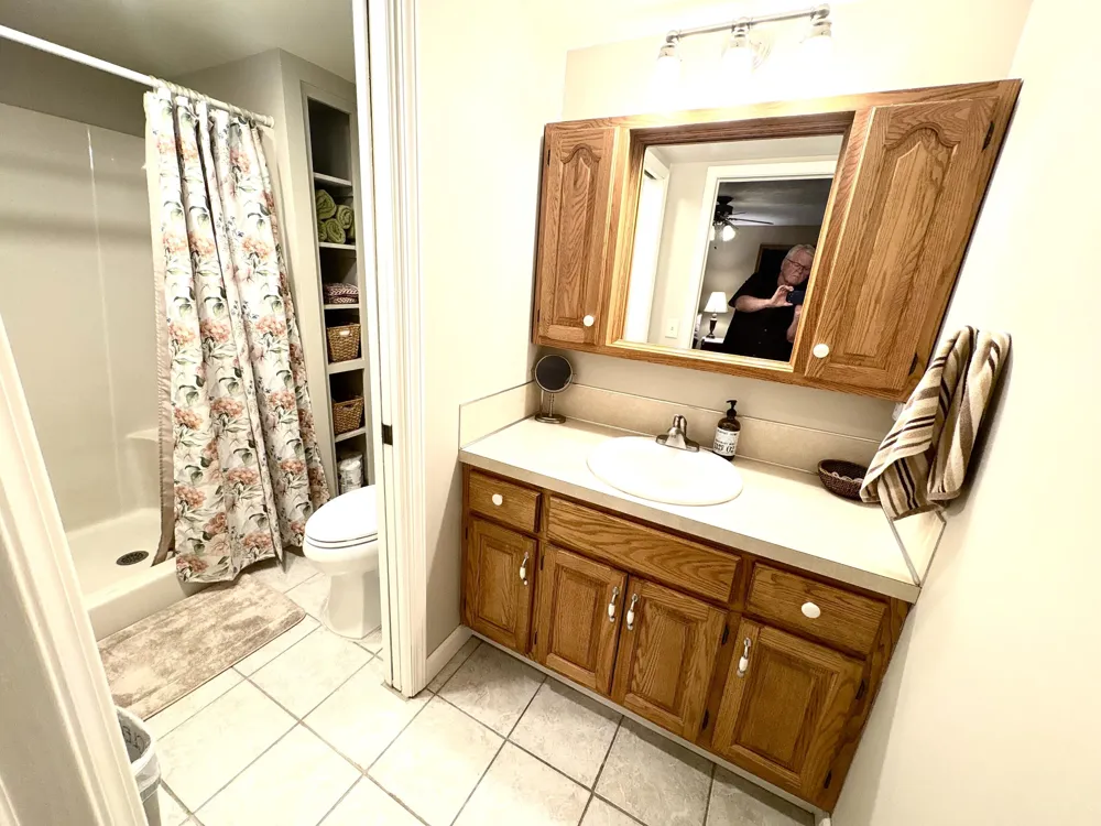4729 Kenowa Avenue SW Jamestown Charter Township, MI 49418