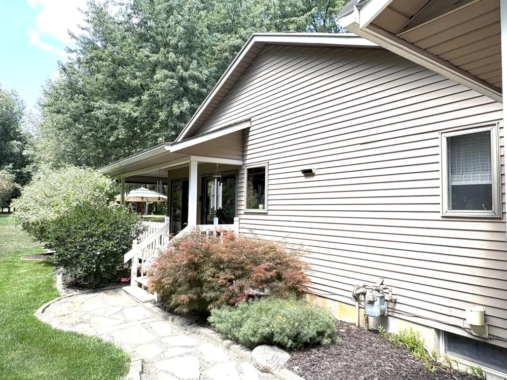 4729 Kenowa Avenue SW Jamestown Charter Township, MI 49418