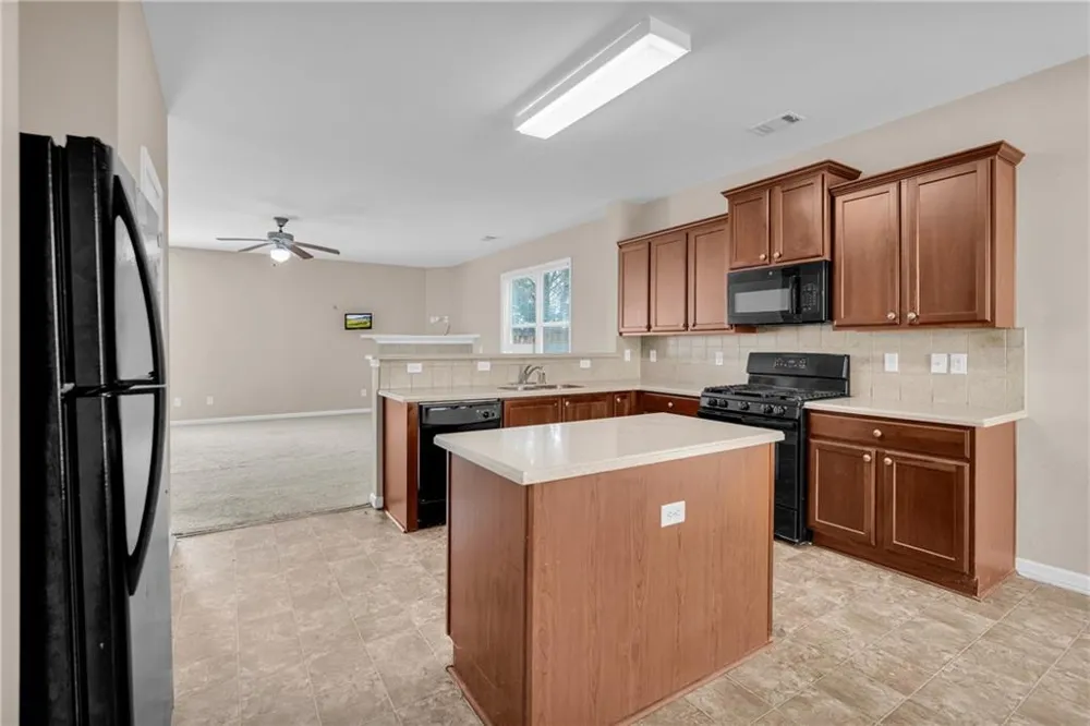 7275 Toccoa Circle South Fulton, GA 30291