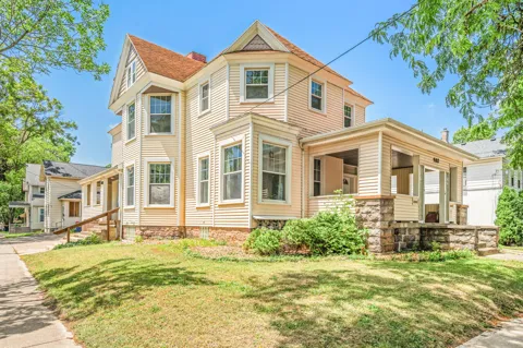 103 National Avenue NW