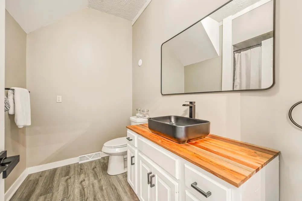 103 National Avenue NW Grand Rapids, MI 49504