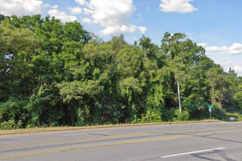 5904 West River Drive NE Belmont, MI 49306