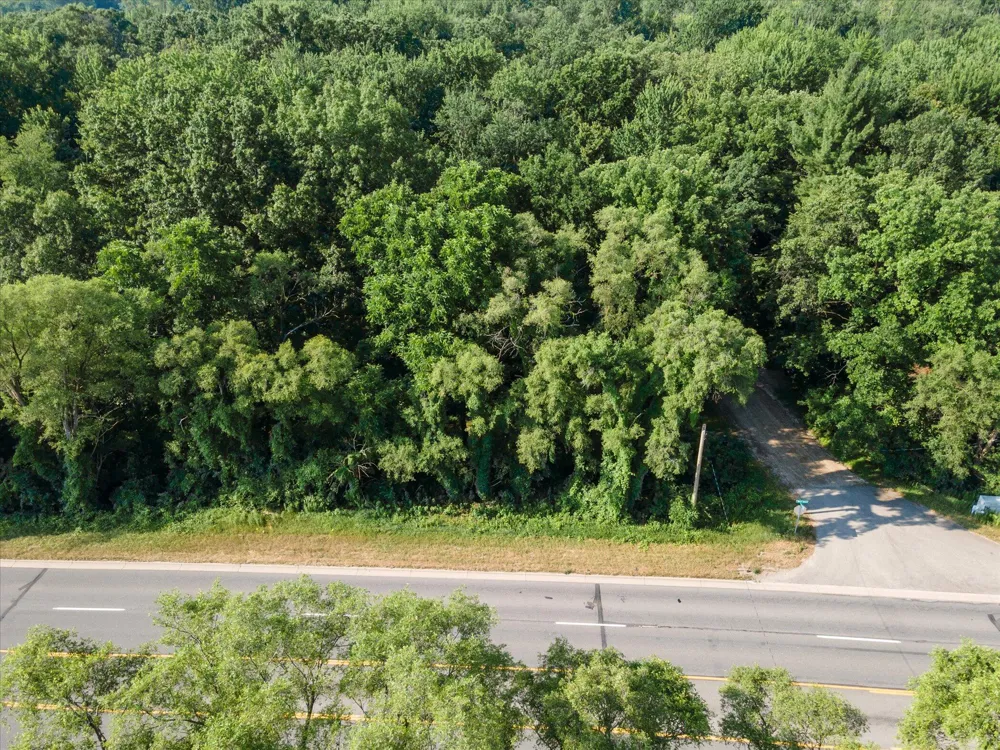 5904 West River Drive NE Belmont, MI 49306