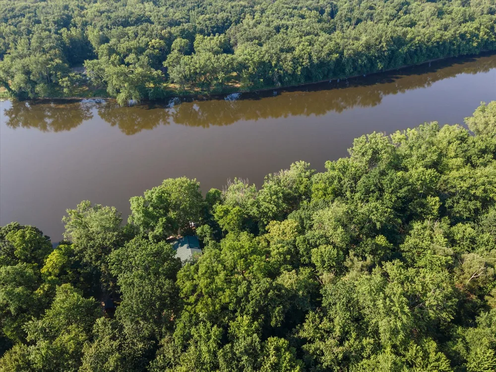 5904 West River Drive NE Belmont, MI 49306