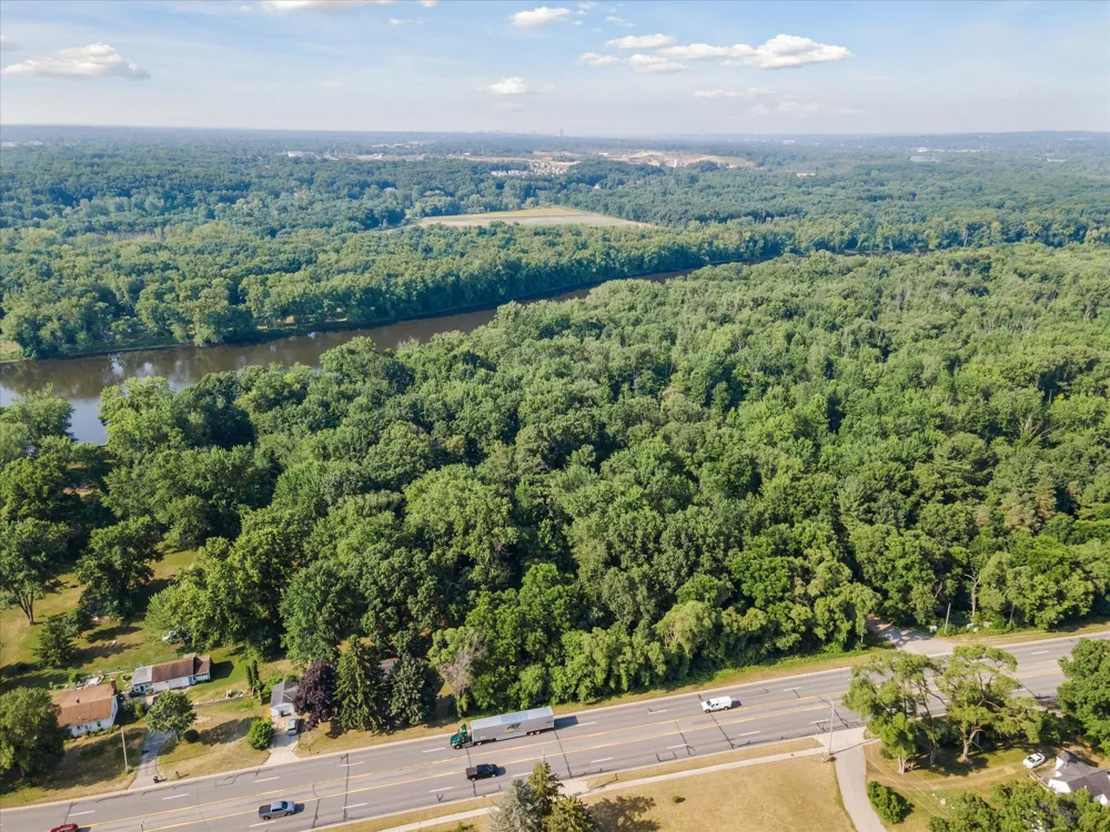 5904 West River Drive NE Belmont, MI 49306