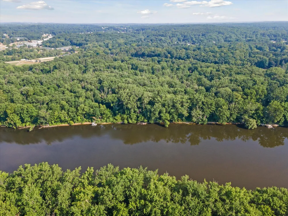 5904 West River Drive NE Belmont, MI 49306