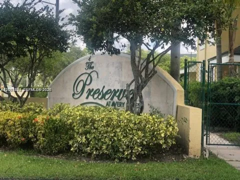 8787 NW 39th St