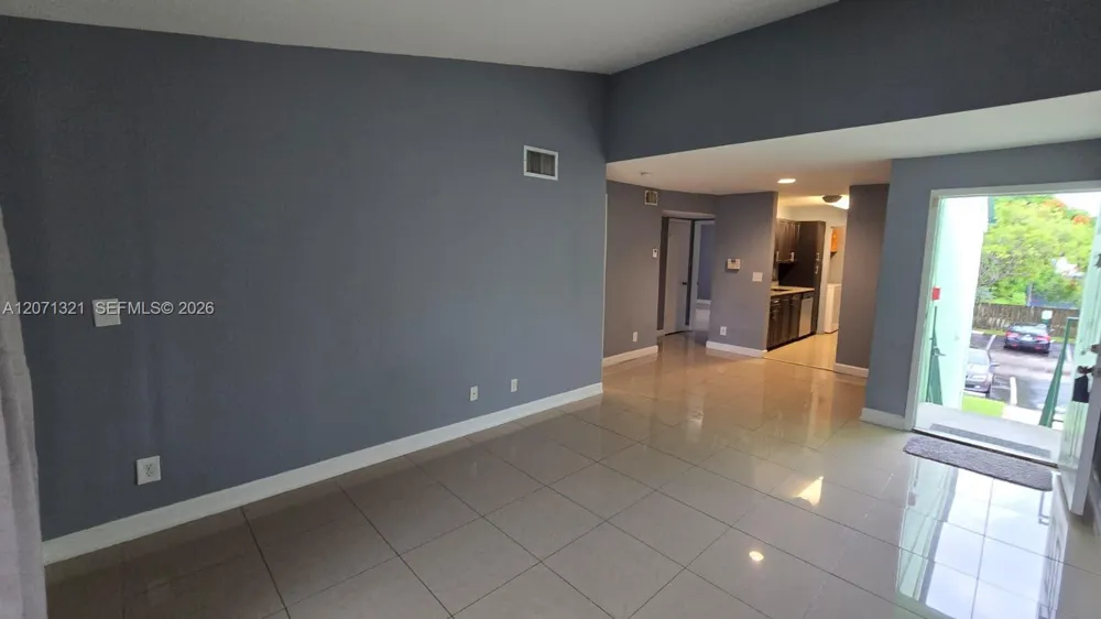 8787 NW 39th St Sunrise, FL 33351