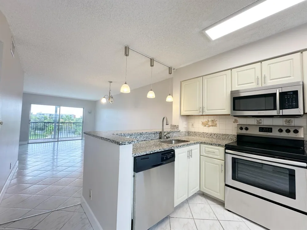 2220 CYPRESS BEND DRIVE #503 Pompano Beach, FL 33069
