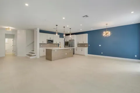 202 PRESERVE TRAIL S