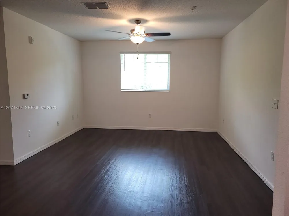 8247 Tanager Square #301 New Port Richey, FL 34655