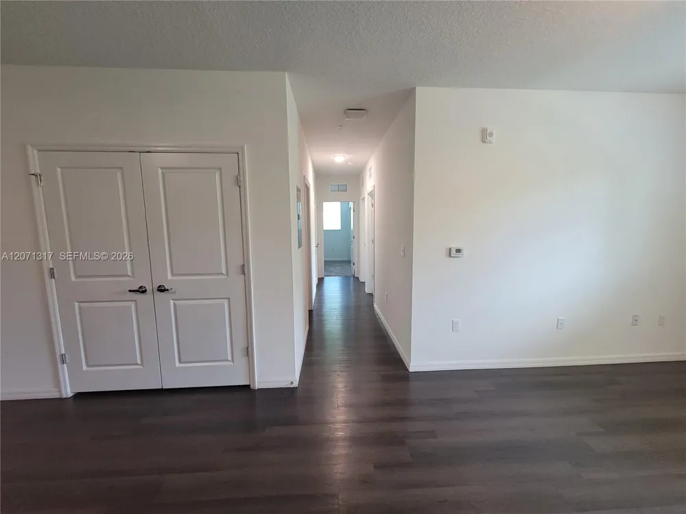 8247 Tanager Square #301 New Port Richey, FL 34655