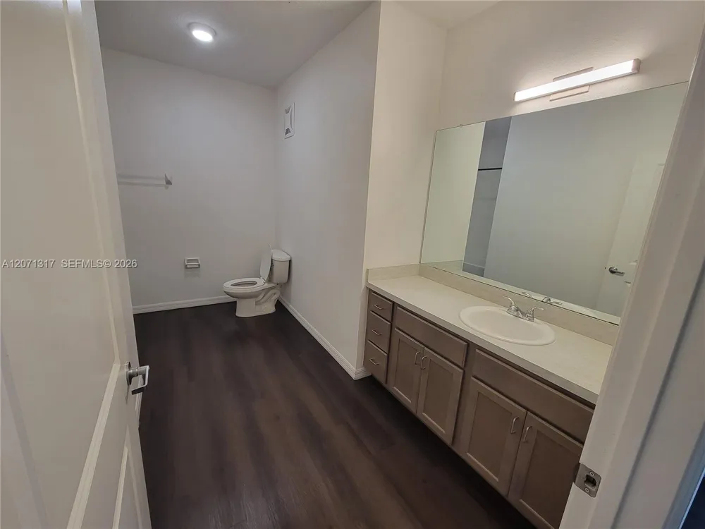 8247 Tanager Square #301 New Port Richey, FL 34655