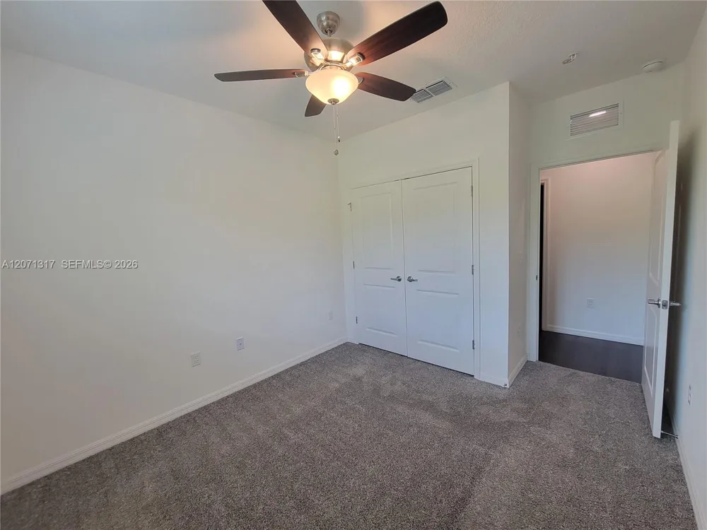 8247 Tanager Square #301 New Port Richey, FL 34655
