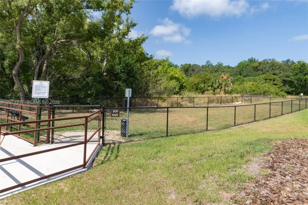 8247 Tanager Square #301 New Port Richey, FL 34655