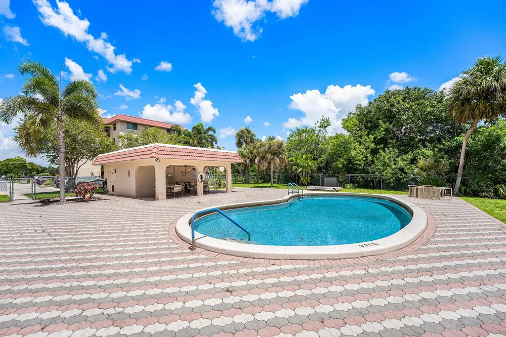 3251 Holiday Springs Boulevard #206 Margate, FL 33063