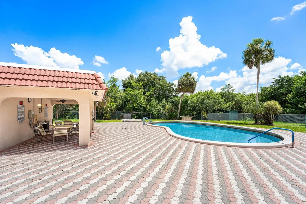 3251 Holiday Springs Boulevard #206 Margate, FL 33063