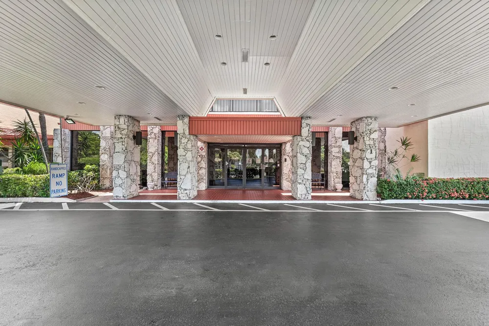 3251 Holiday Springs Boulevard #206 Margate, FL 33063