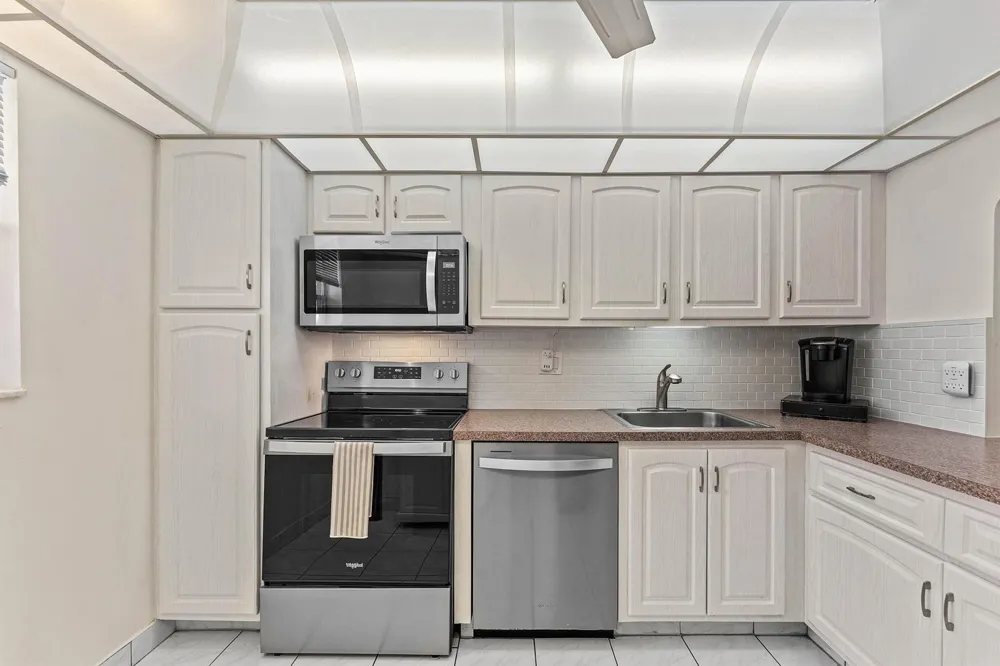 3251 Holiday Springs Boulevard #206 Margate, FL 33063